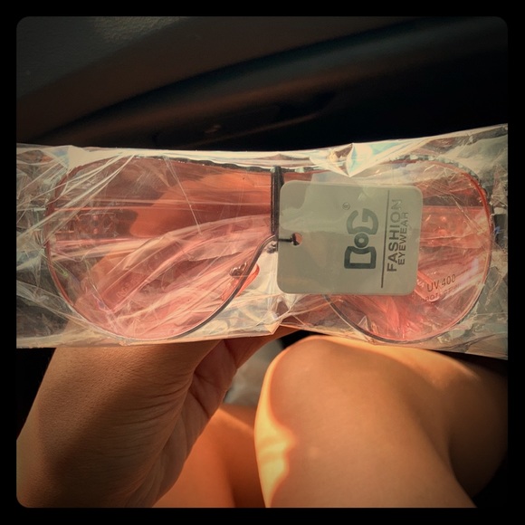 Fashion Sunglasses - Picture 1 of 4